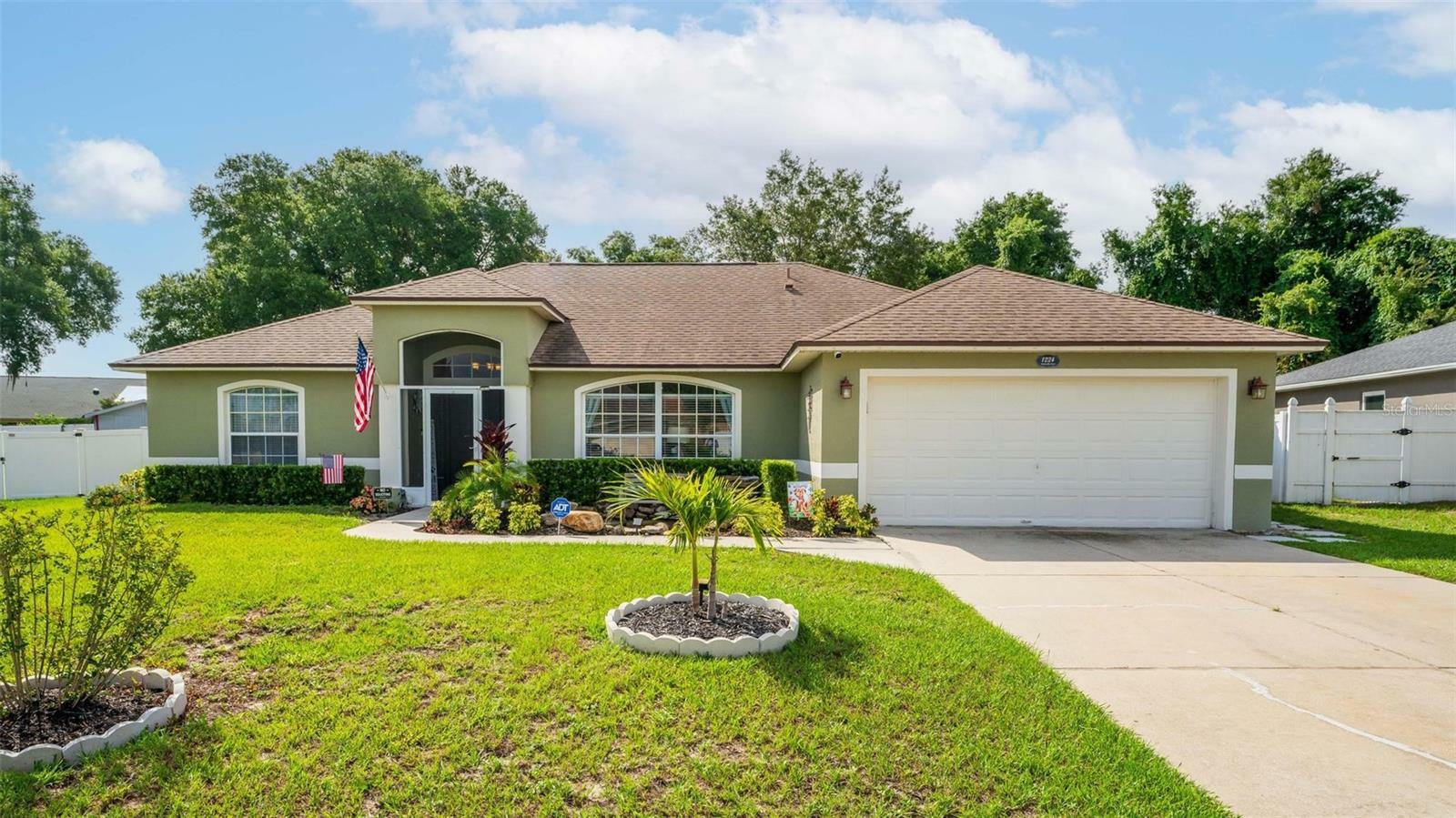 Property Photo:  1224 Demoiselle Street  FL 34736 