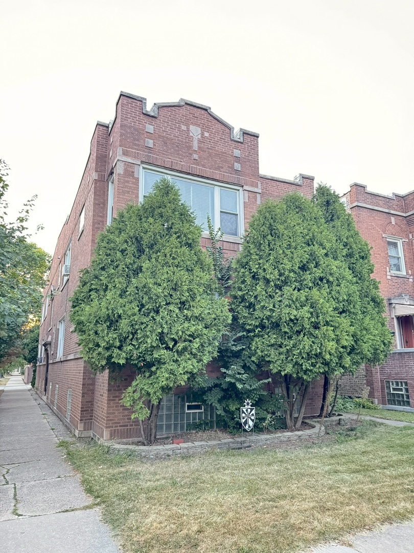 Property Photo:  5904 W Berteau Avenue 2W  IL 60634 