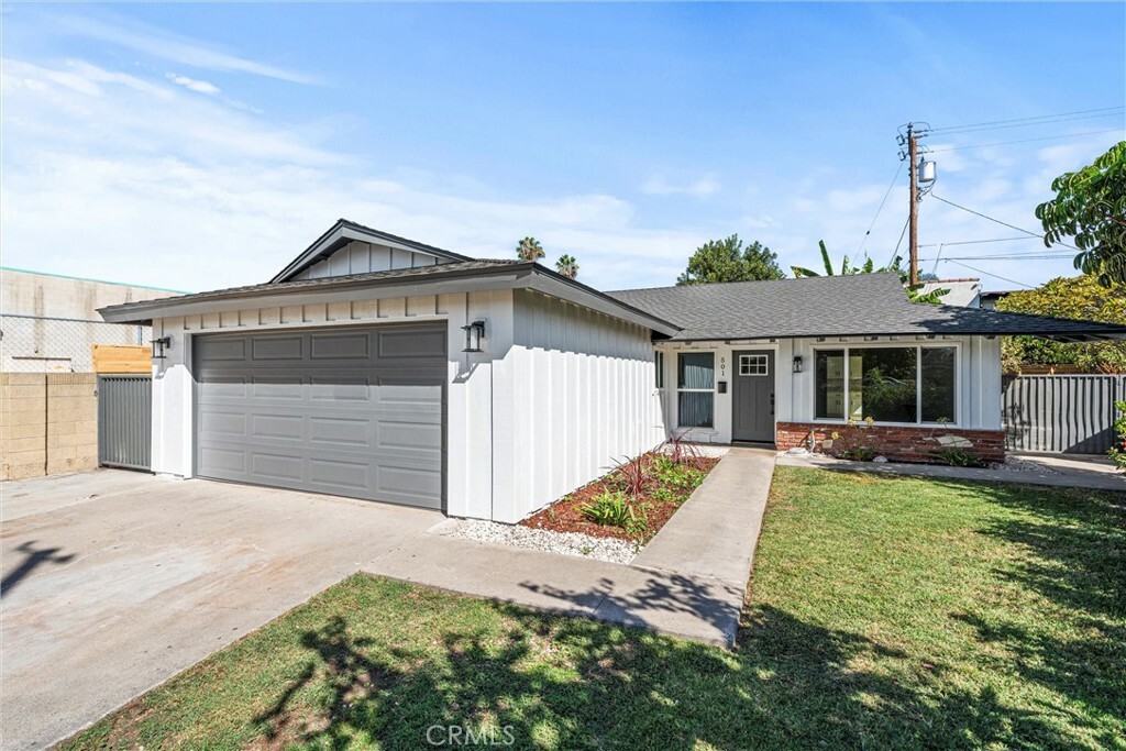 Property Photo:  501 S Alvy Street  CA 92802 