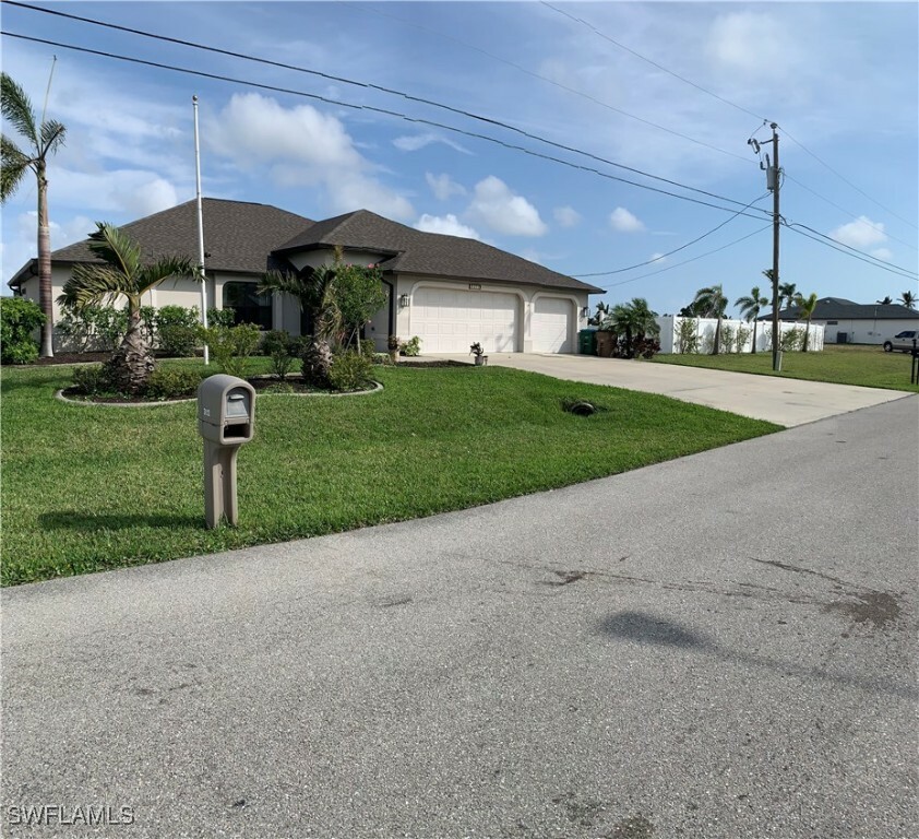 Property Photo:  3013 SW 5th Avenue  FL 33914 