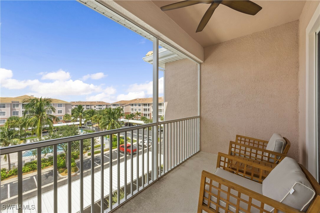 Property Photo:  15901 Royal Pointe Lane 404  FL 33908 