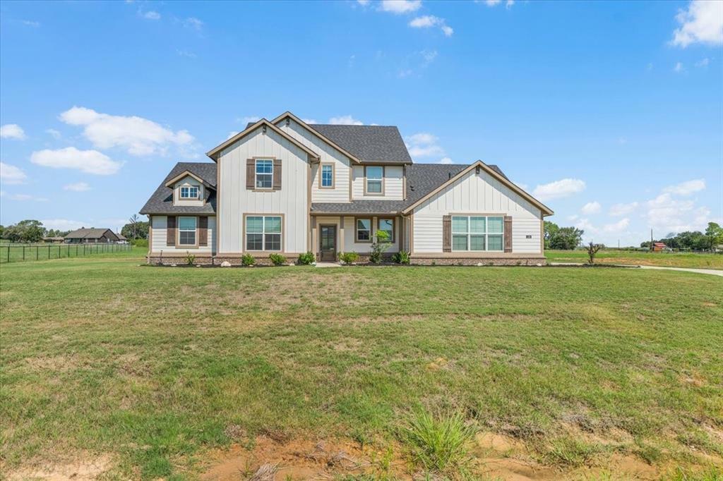 Property Photo:  118 Chester Road  TX 76082 