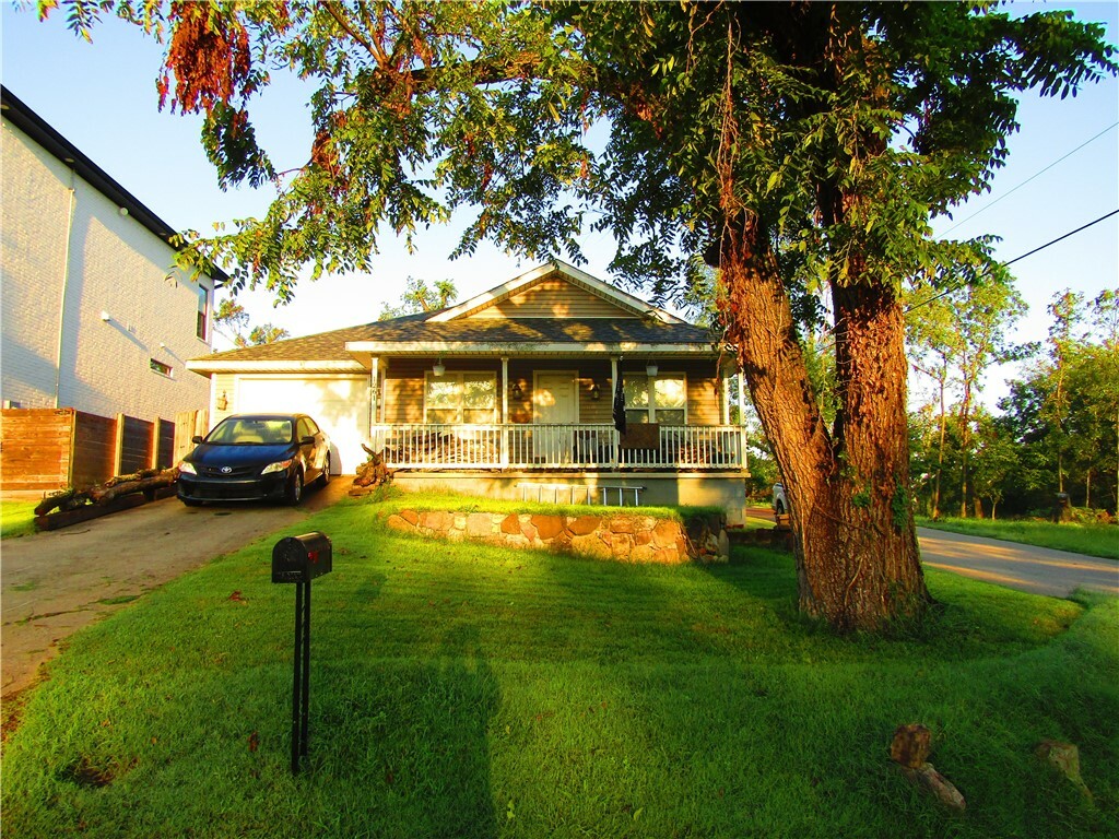 Property Photo:  1261 Fillmore Street  AR 72712 