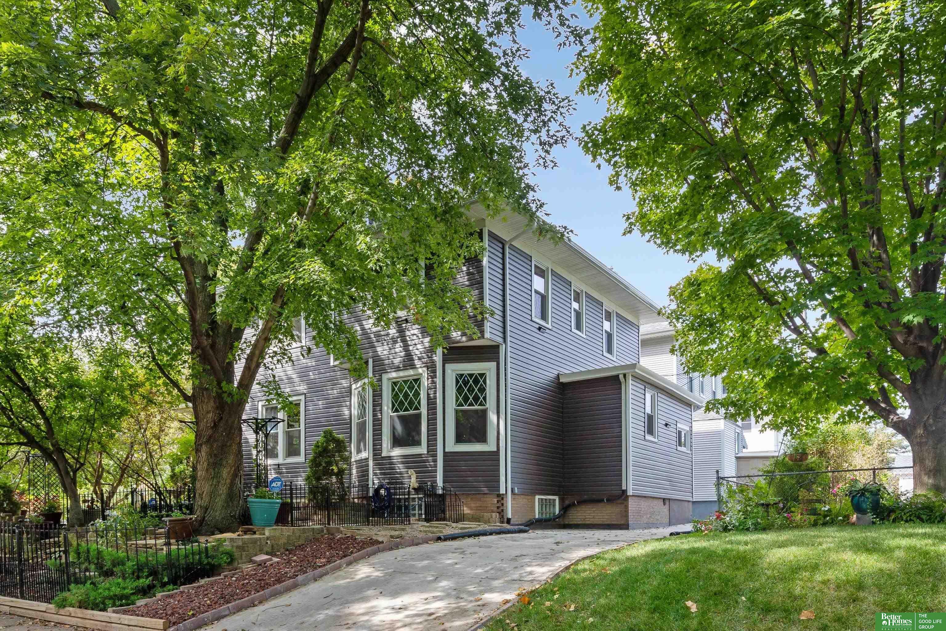 Property Photo:  3554 Woolworth Avenue  NE 68105 