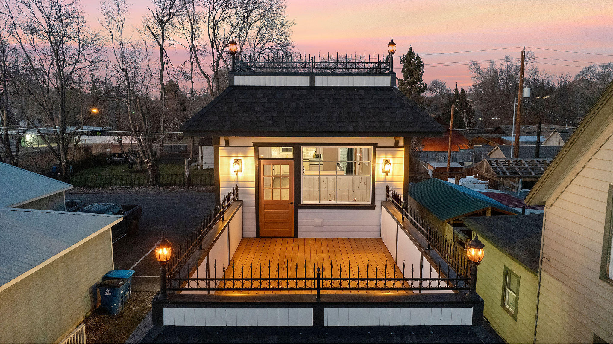 Property Photo: 733 NE 3rd Street OR 97754