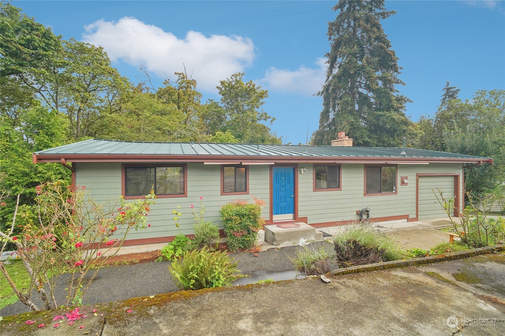 Property Photo:  516  Taylor Place NW  WA 98057 