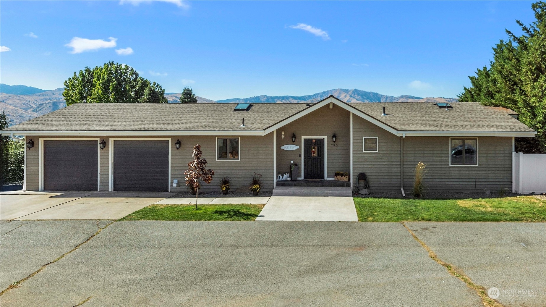 790 10th Street NE  East Wenatchee WA 98802 photo