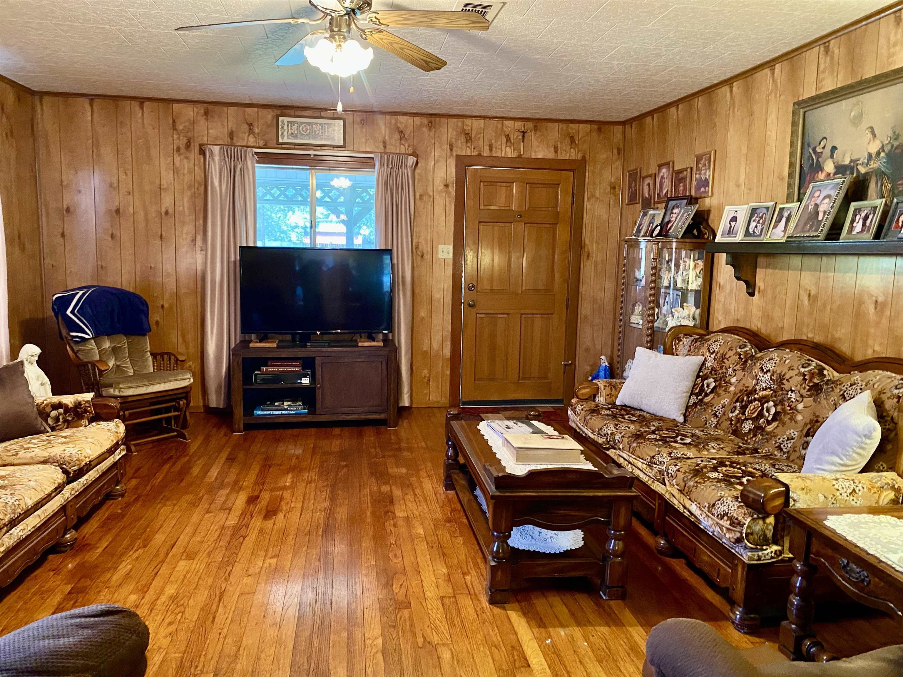 Property Photo:  818 Scott  TX 77630 