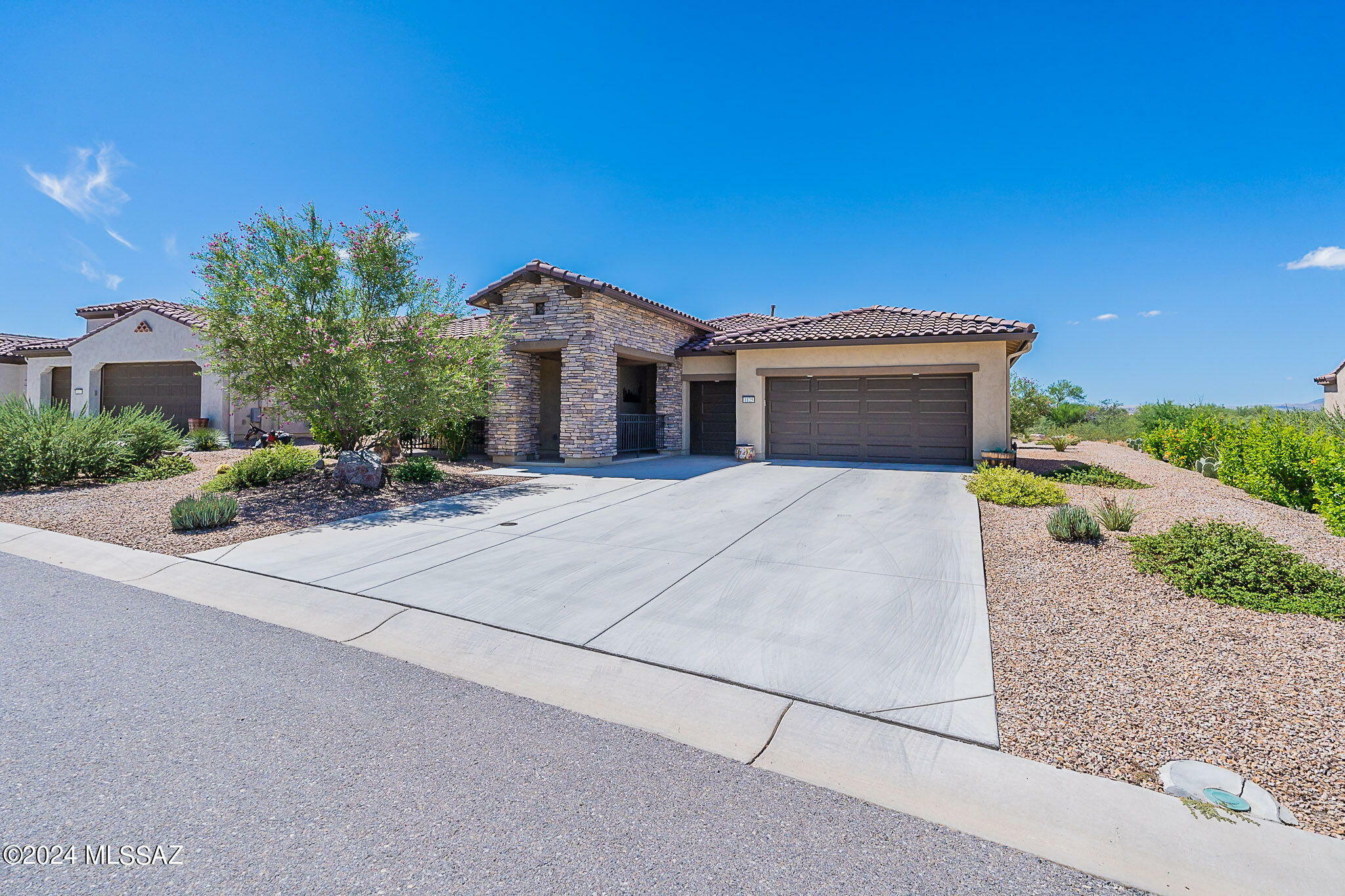 Property Photo:  1125 N Broken Hills Drive  AZ 85614 