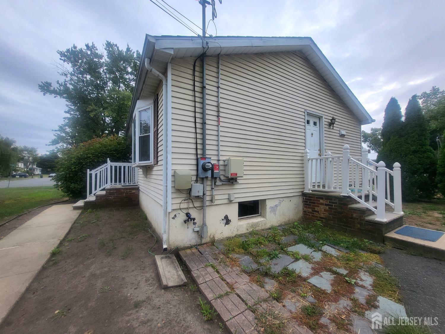 Property Photo:  170 Stevens Avenue  NJ 08831 