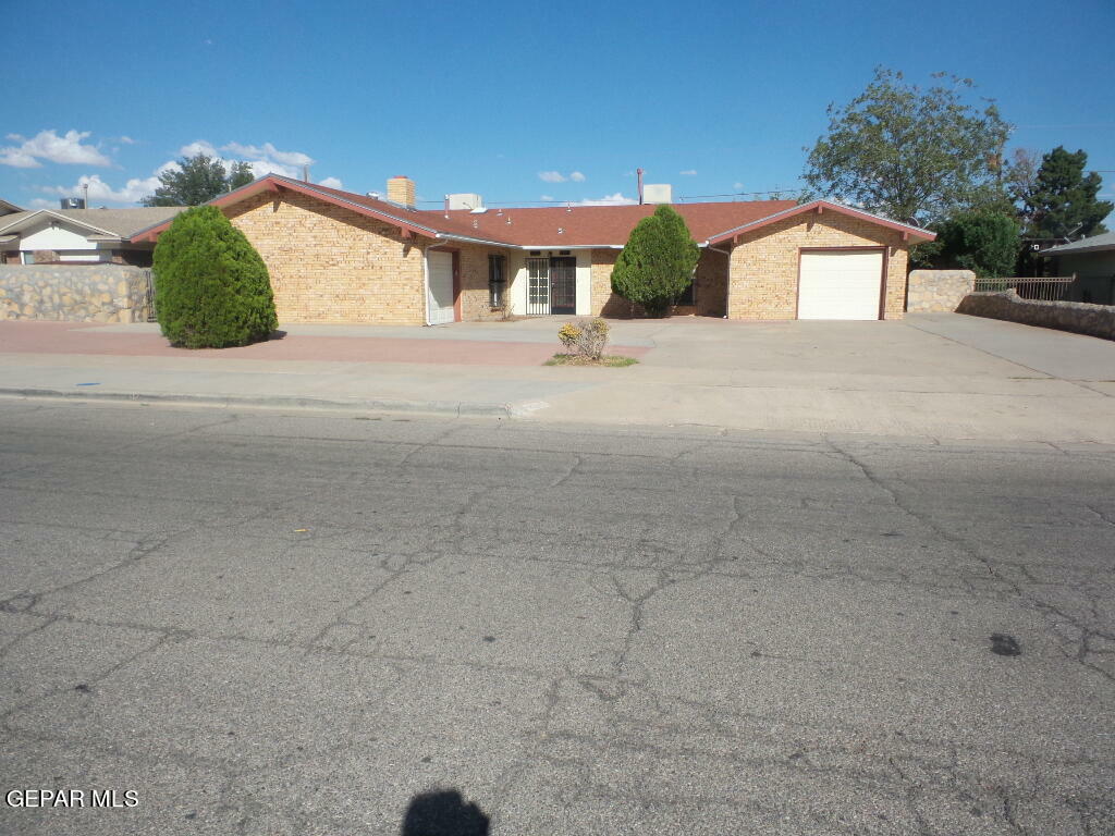 Property Photo:  9313 Darlina Drive &Amp 9315  TX 79925 