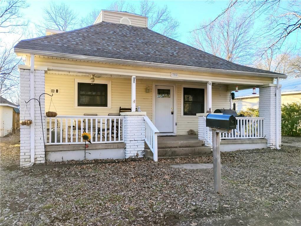 306 S Hooker Street  Caney KS 67333 photo