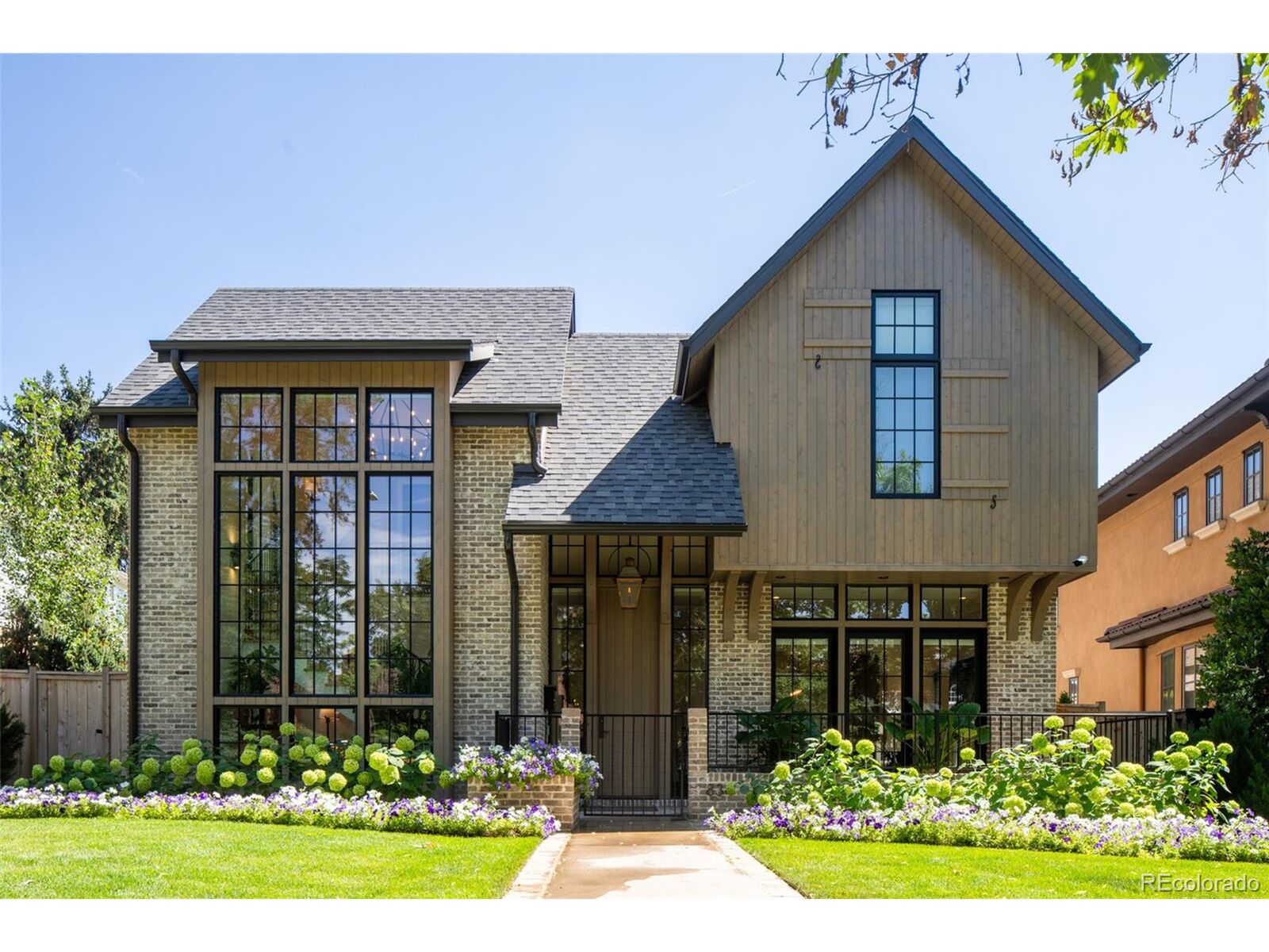 Property Photo:  834 S Columbine St  CO 80209 