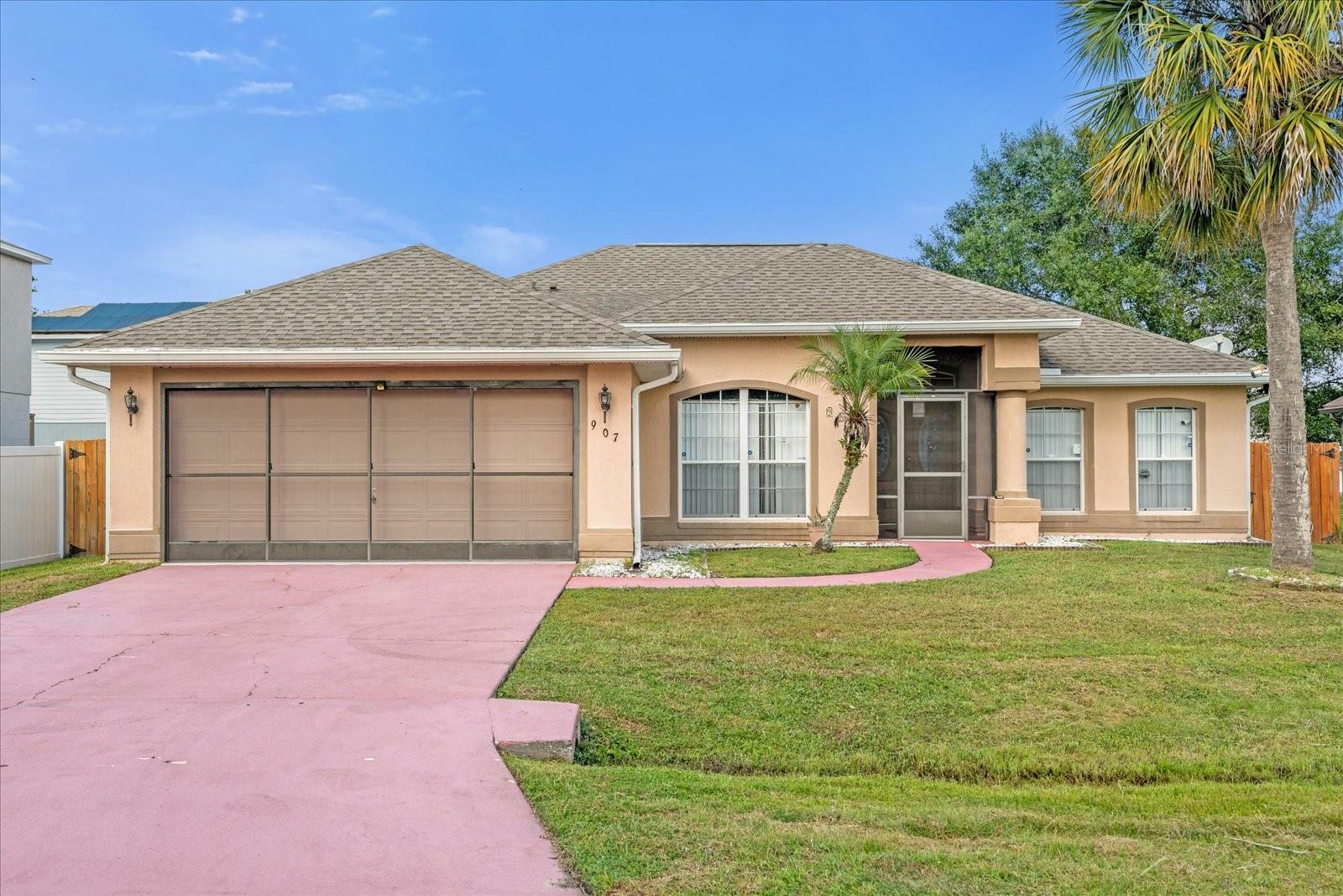 Property Photo:  907 S Rennes Court  FL 34759 