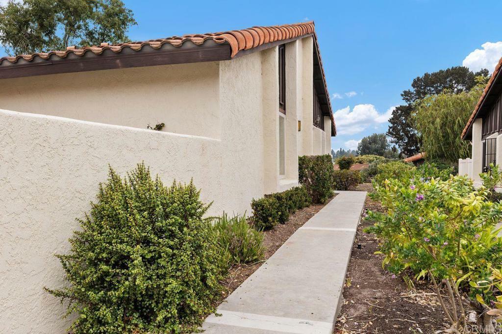 Property Photo: 214 Summerside Lane CA 92024