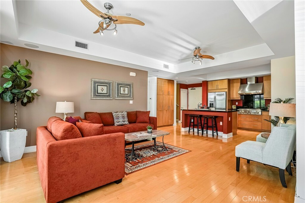 Property Photo:  150 The Promenade N 202  CA 90802 