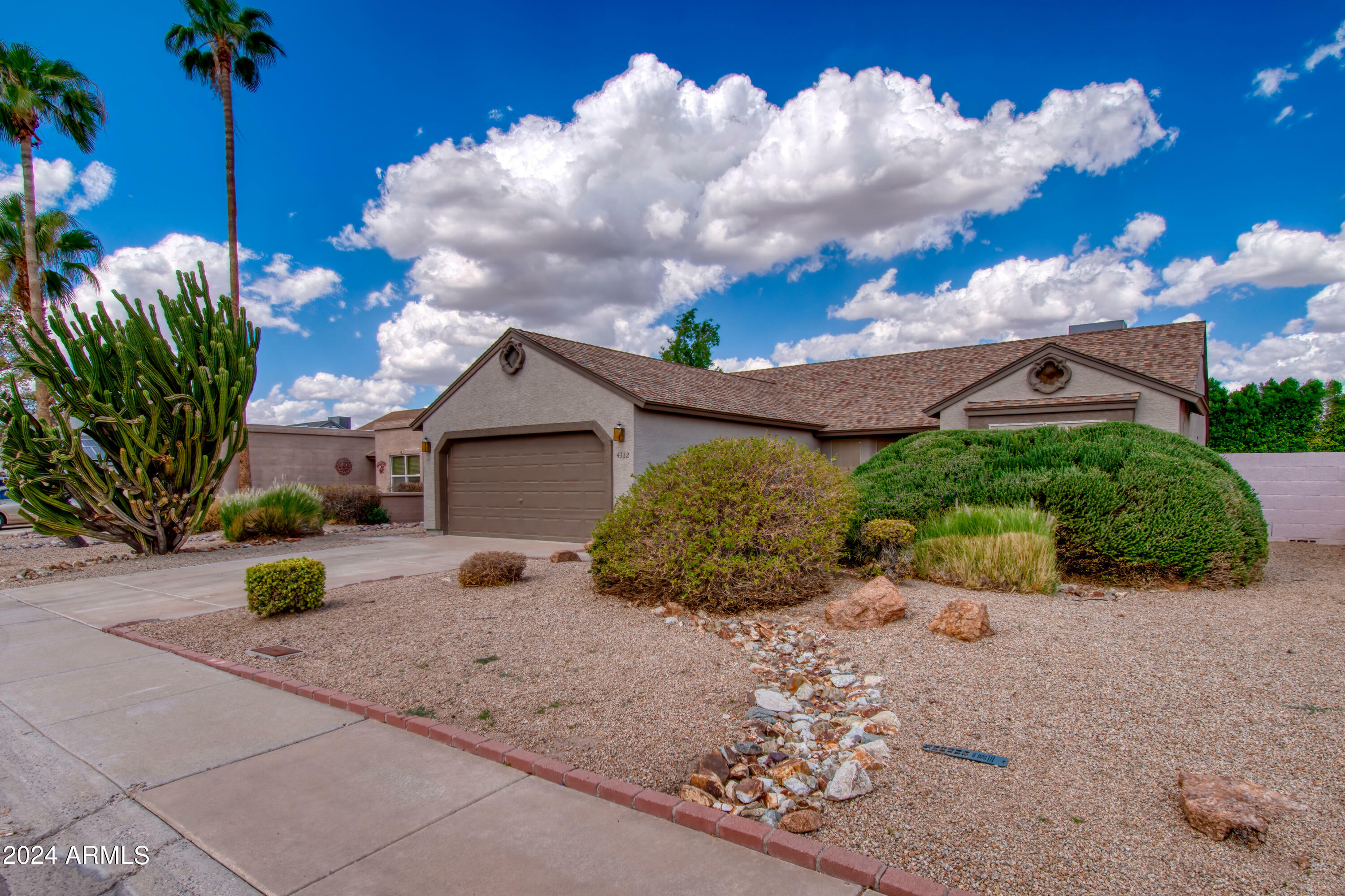 Property Photo:  4332 W Topeka Drive  AZ 85308 