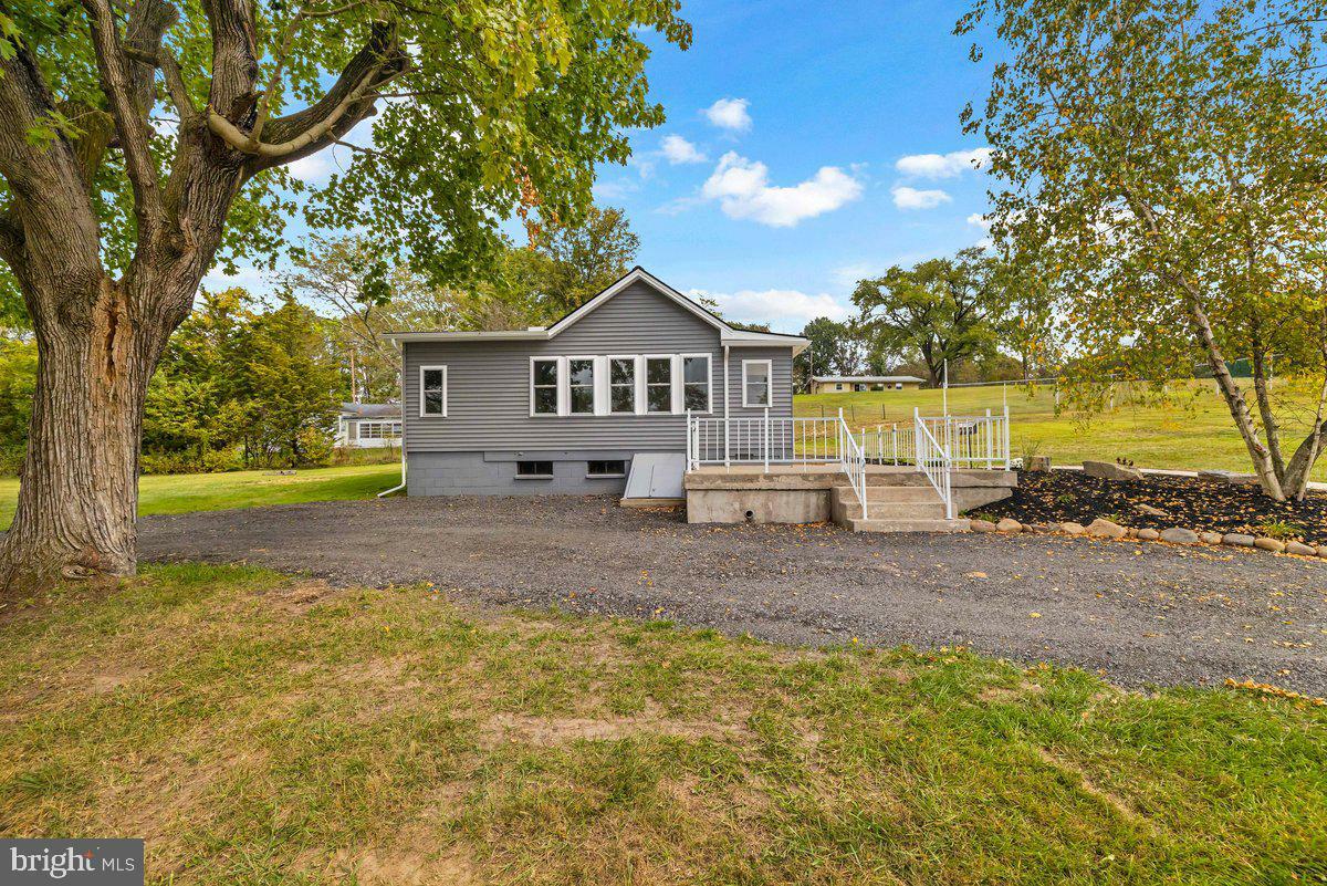 Property Photo:  182 Franklin Heights Road  PA 18235 