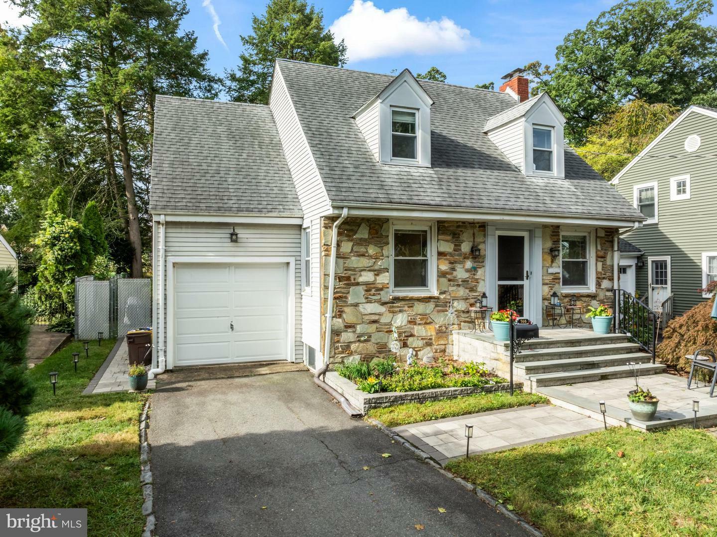 Property Photo:  566 Cleardale Avenue  NJ 08618 