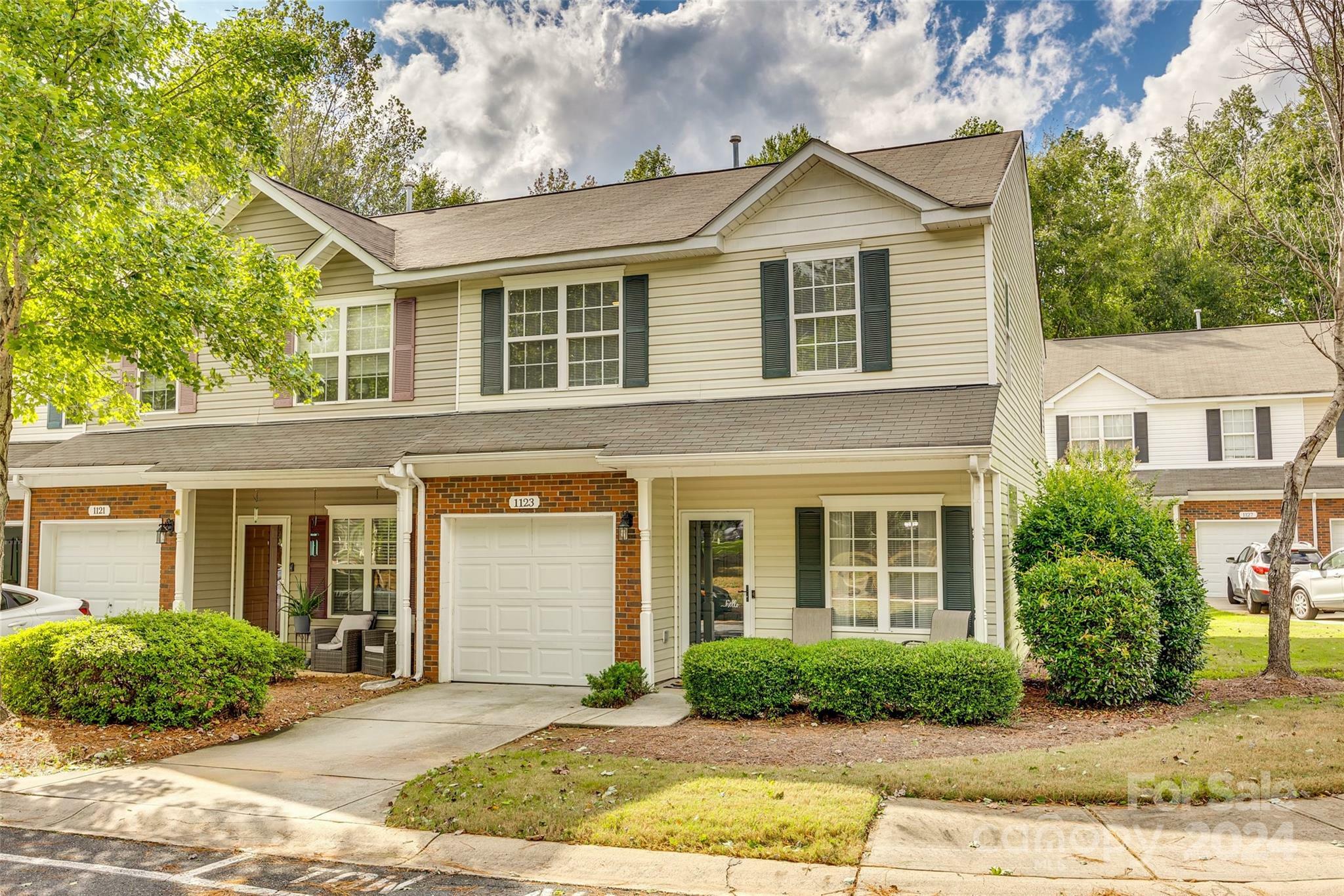 Property Photo: 1123 Geyser Court SC 29715