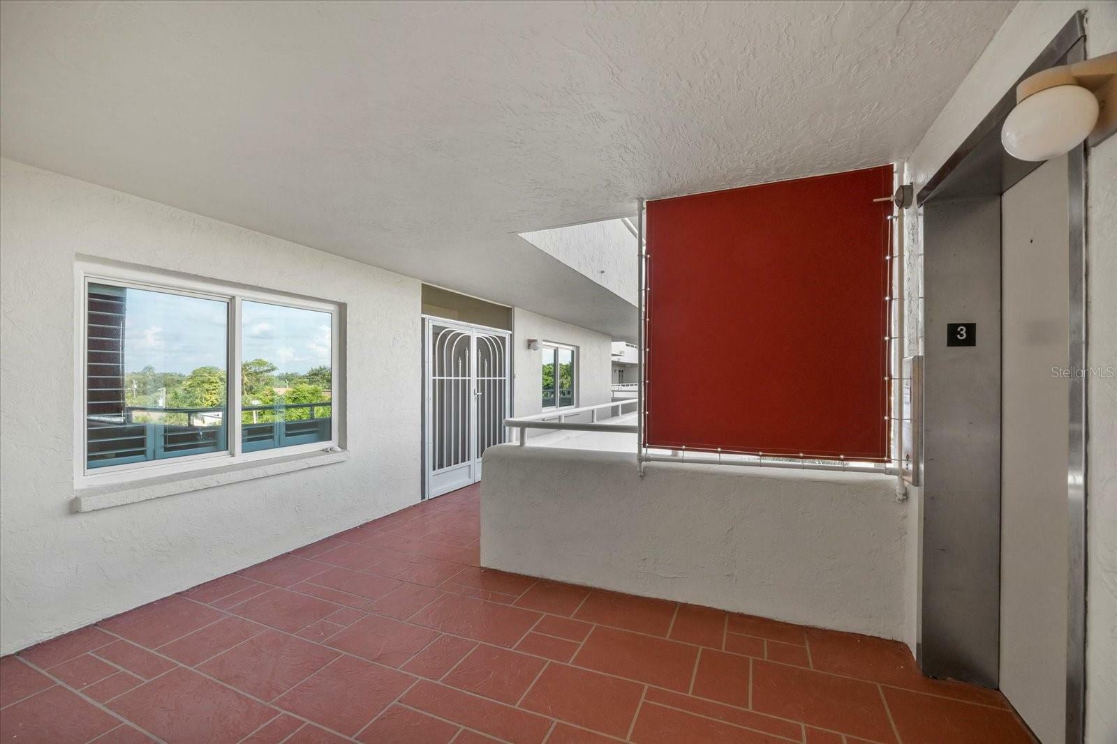 Property Photo:  550 W Flamingo Drive 304  FL 34285 