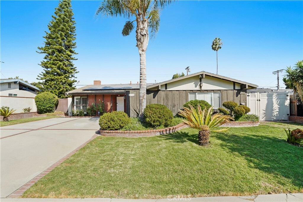 Property Photo:  11718 Paso Robles Avenue  CA 91344 