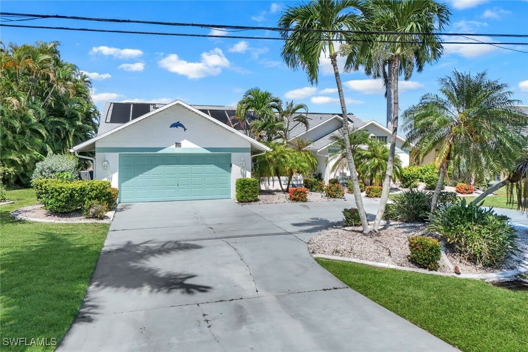 Property Photo: 719 El Dorado Parkway W FL 33914