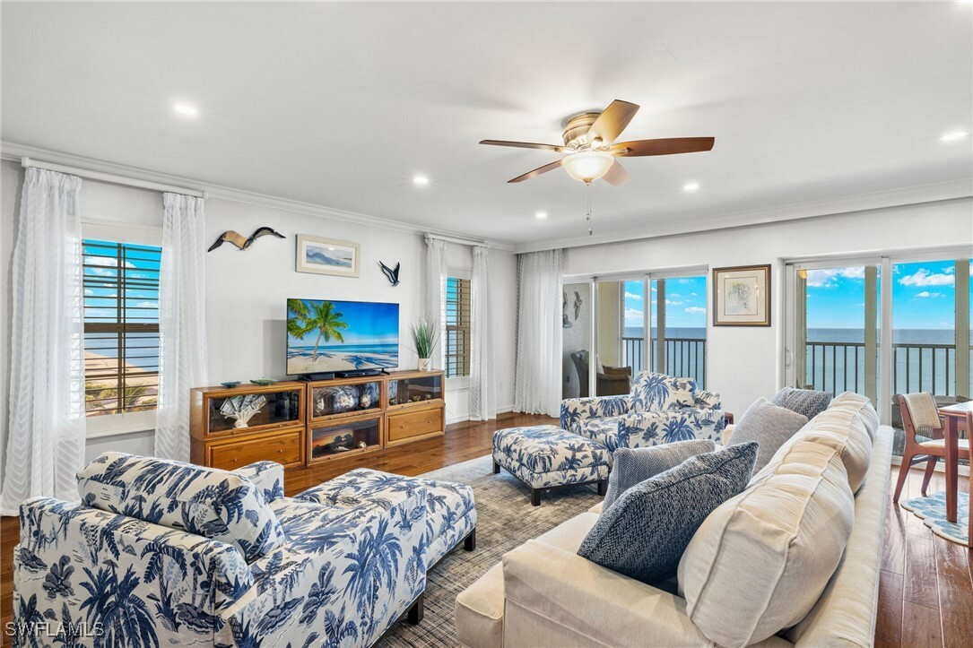 Property Photo:  3377 Gulf Shore Boulevard N 7B  FL 34103 