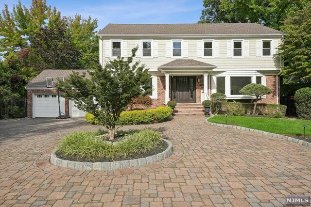 Property Photo:  446 N Woodland Street  NJ 07631 