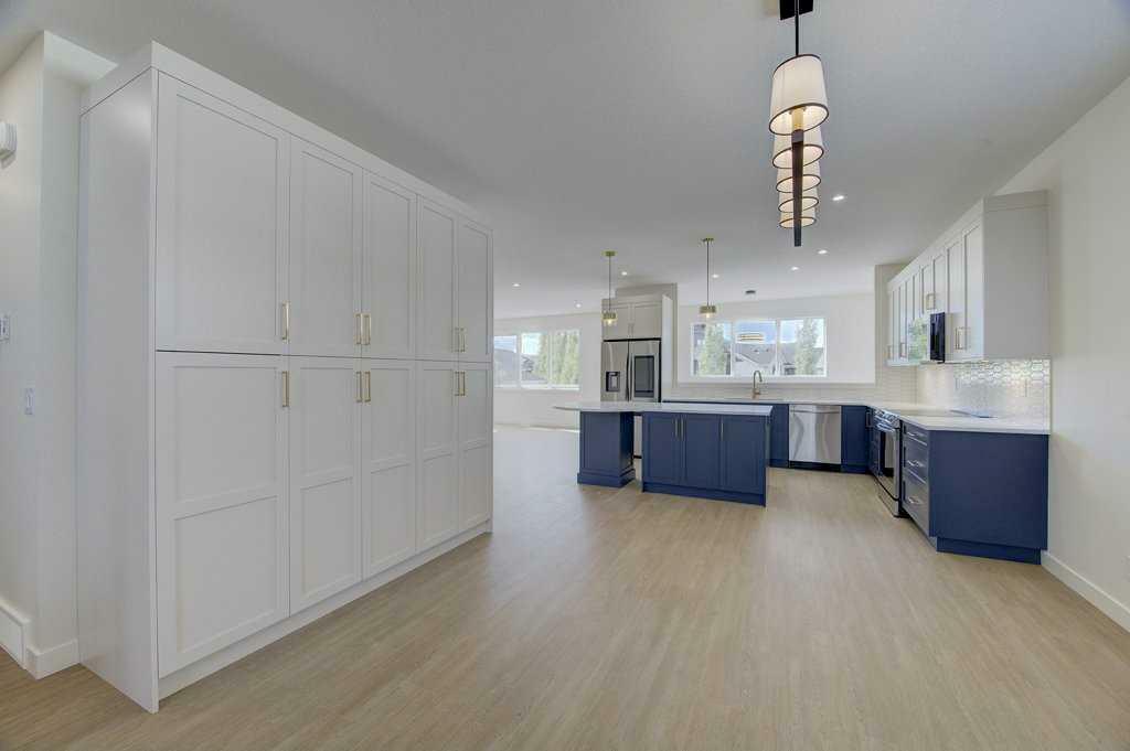 Property Photo:  54 Lindman Avenue  AB T4R 3L8 