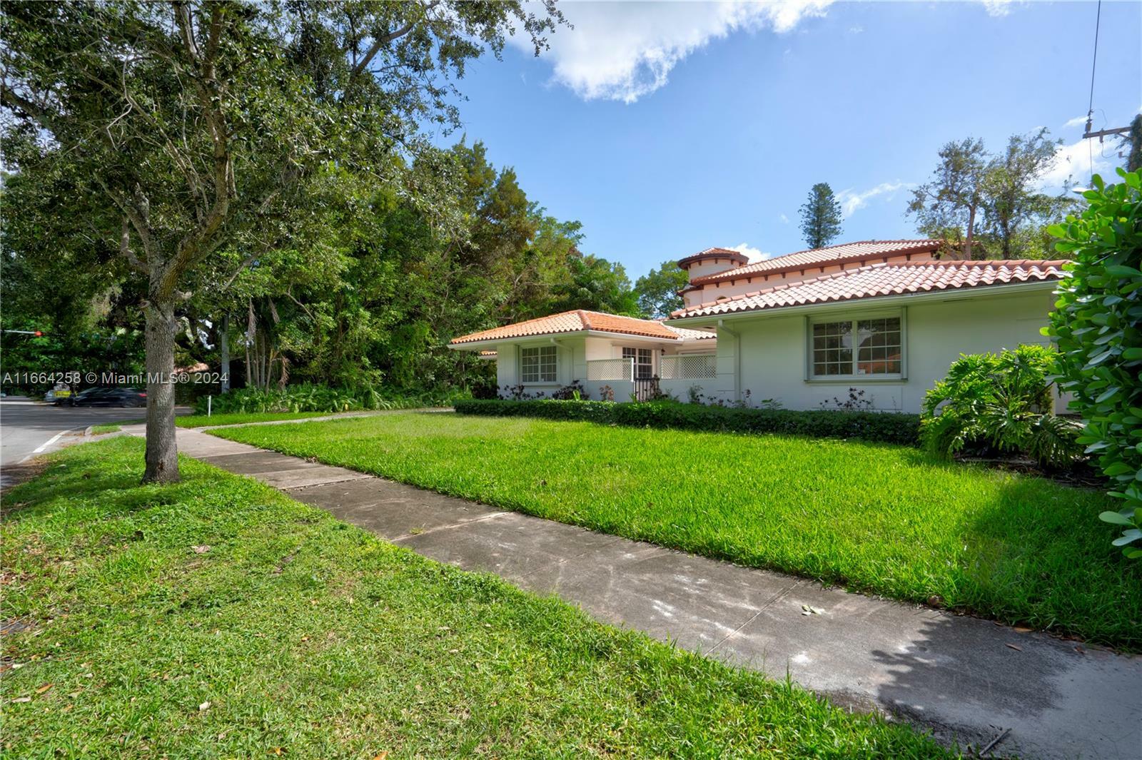 Property Photo:  400 Amalfi Ave  FL 33146 