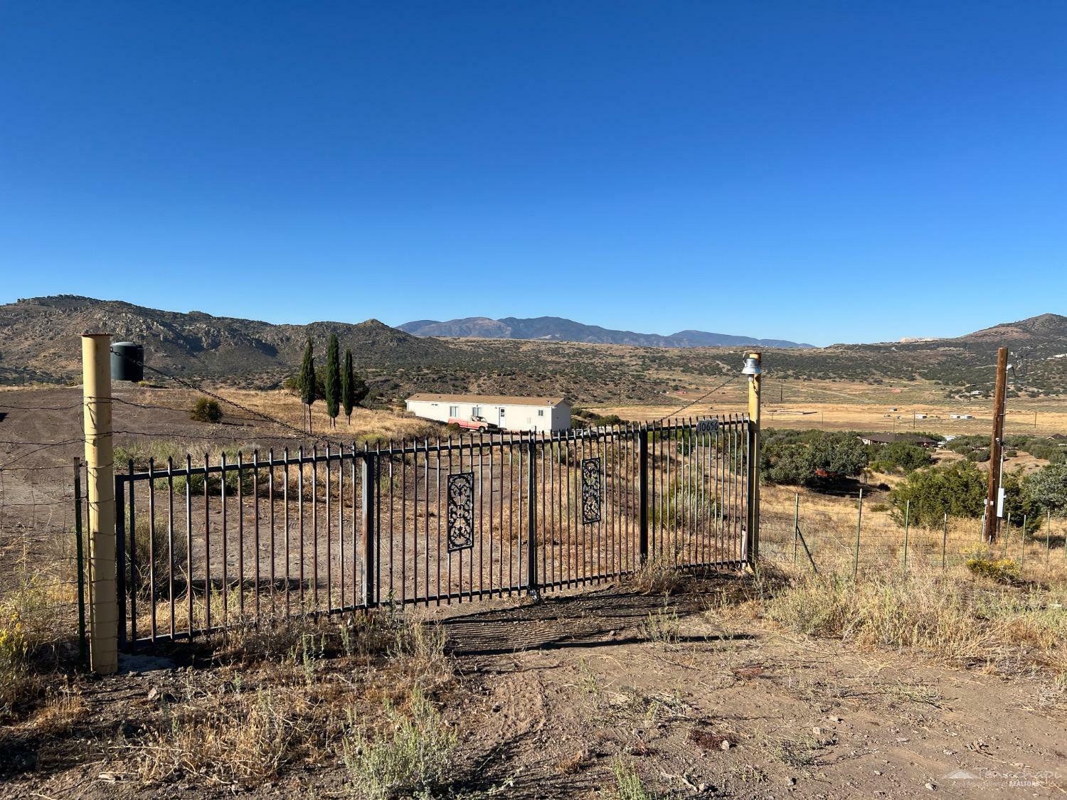 Property Photo:  10656 Pretoria Road  CA 93561 