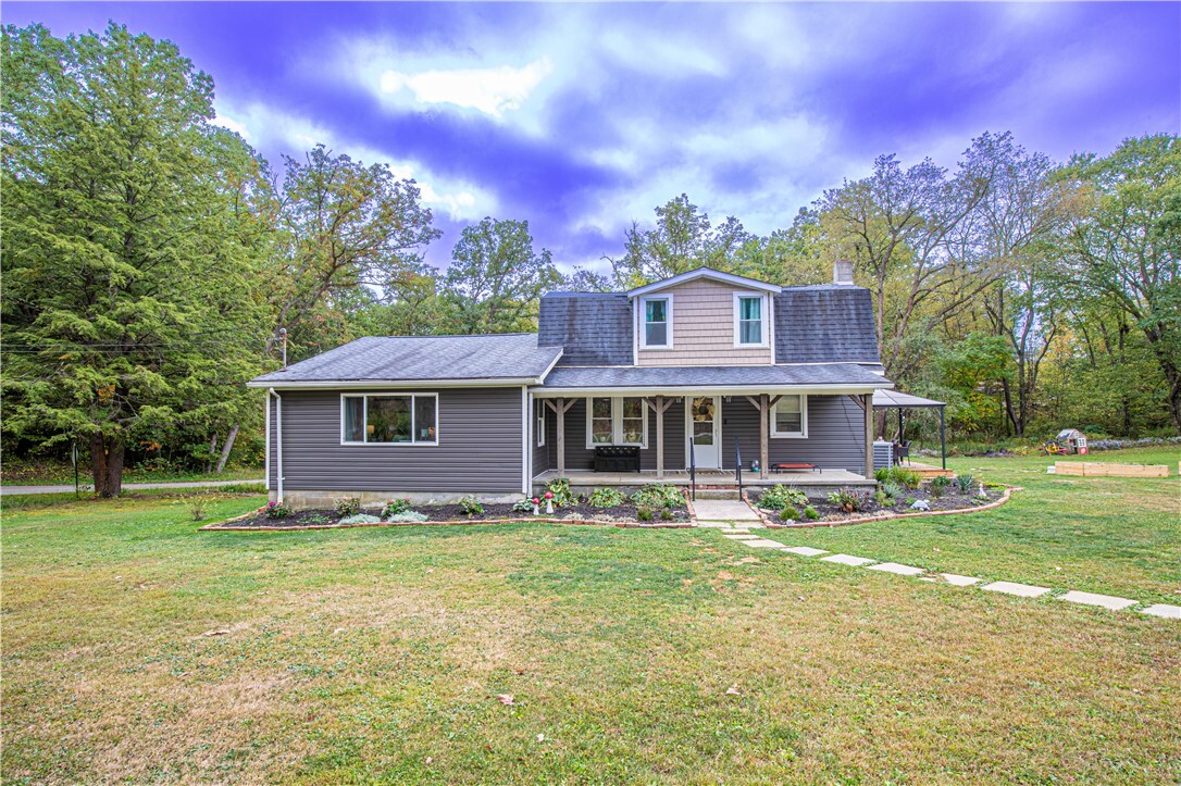 Property Photo: 162 Tall Oaks Rd PA 15437