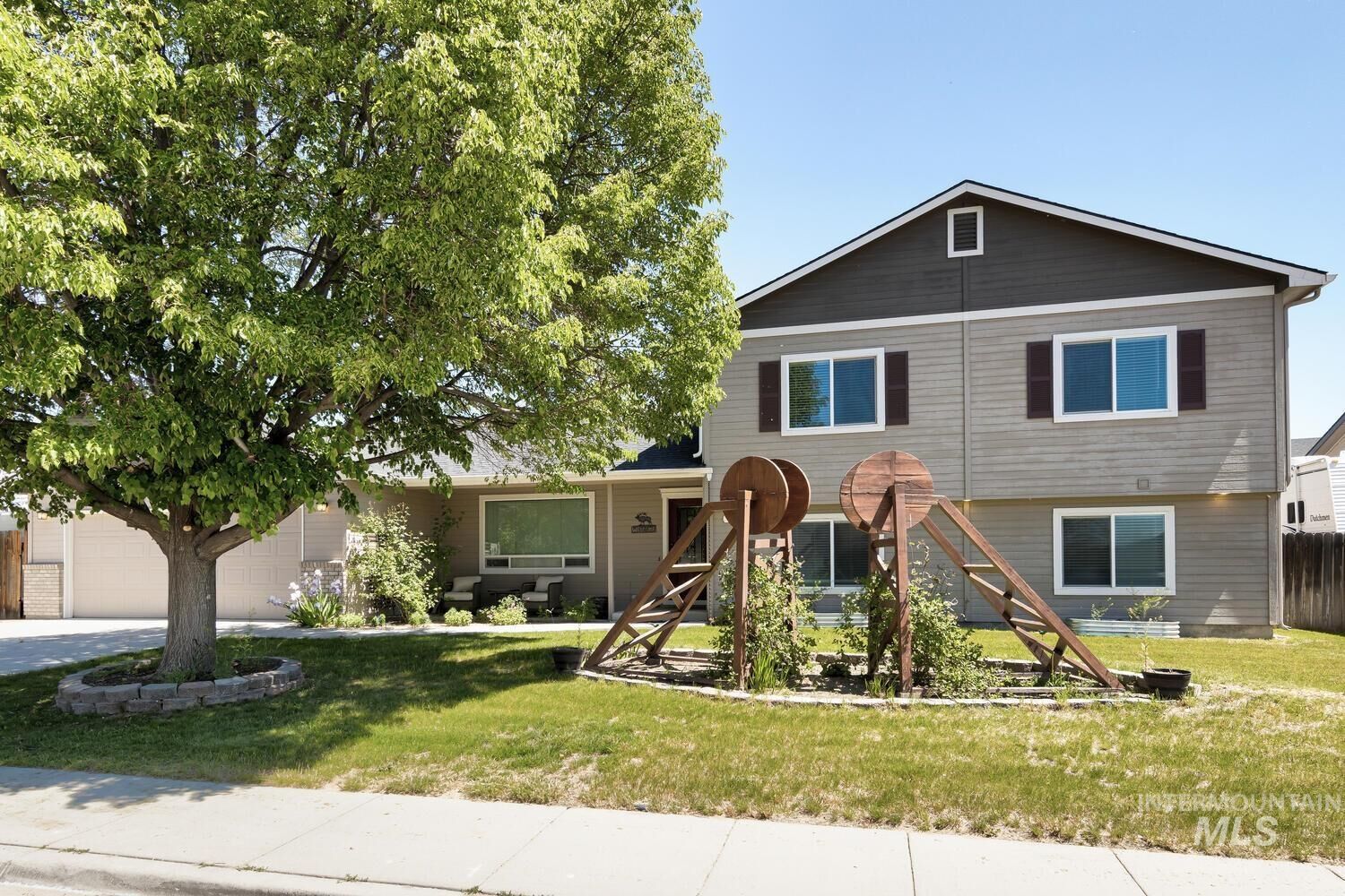 Property Photo: 88 N Wedgwood Dr ID 83651