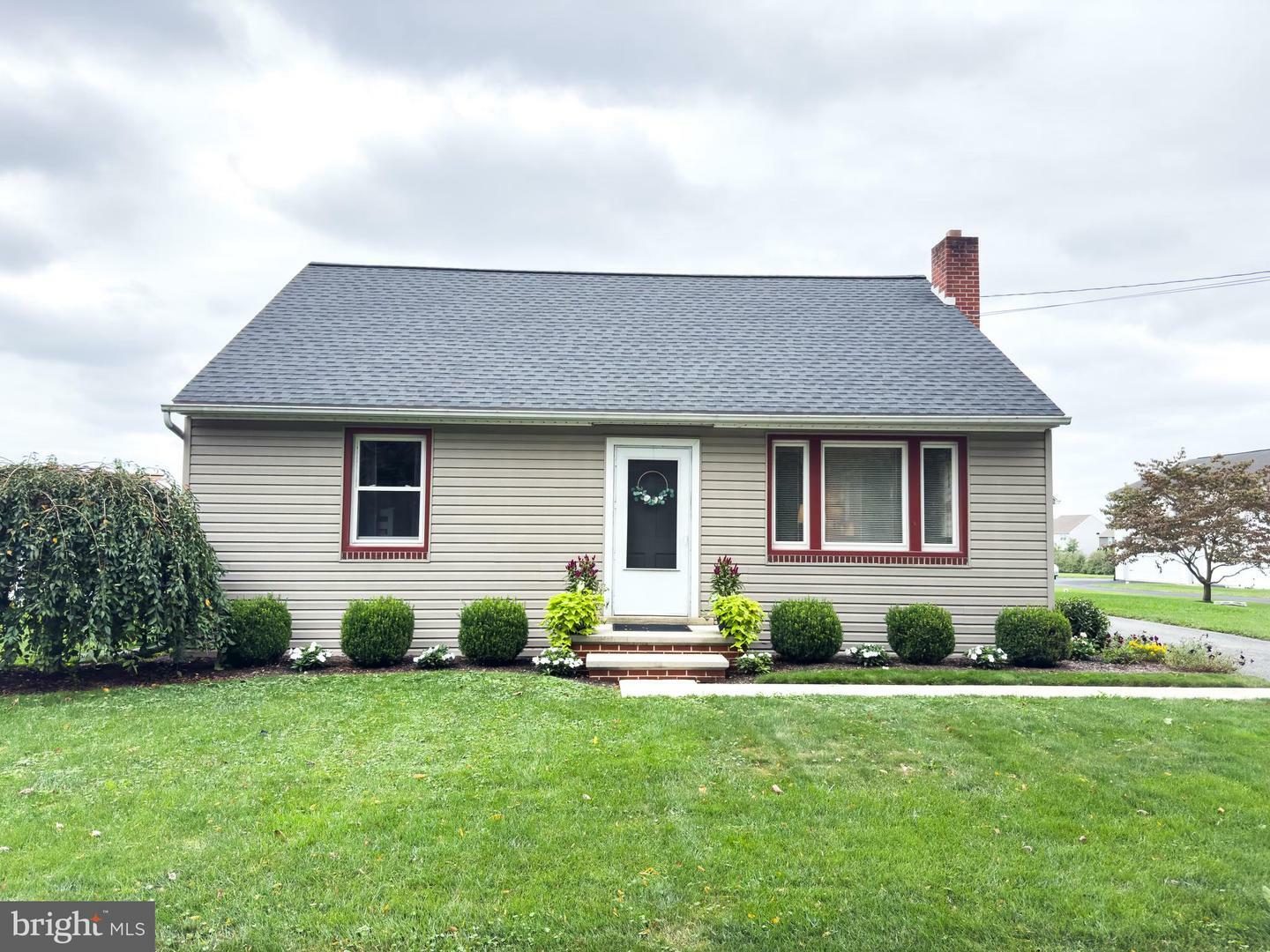 Property Photo:  333 E Sunhill Road  PA 17545 