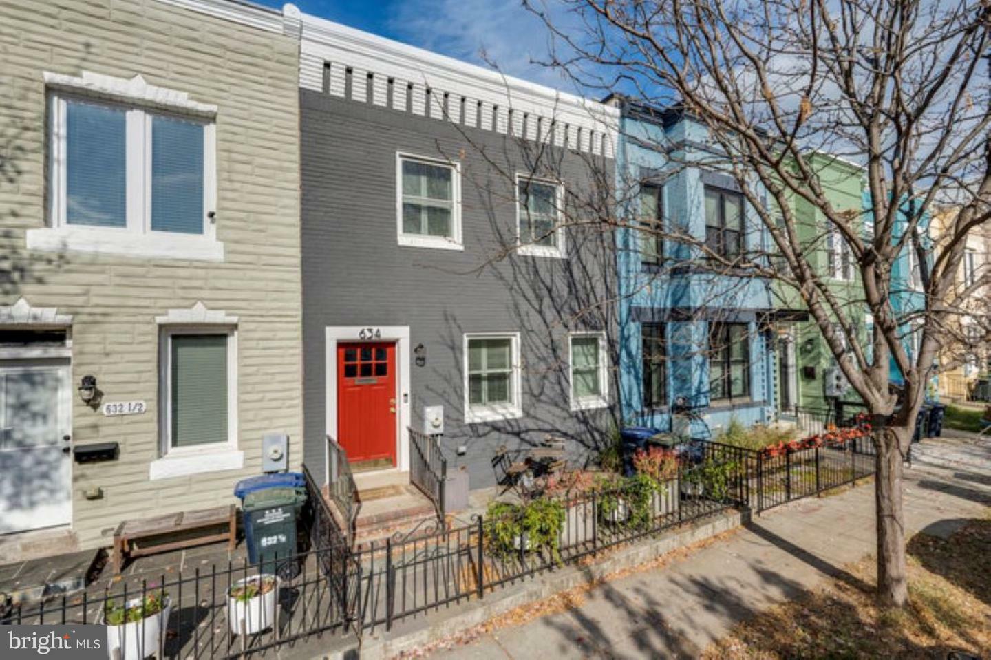 Property Photo:  634 Morton Place NE  DC 20002 