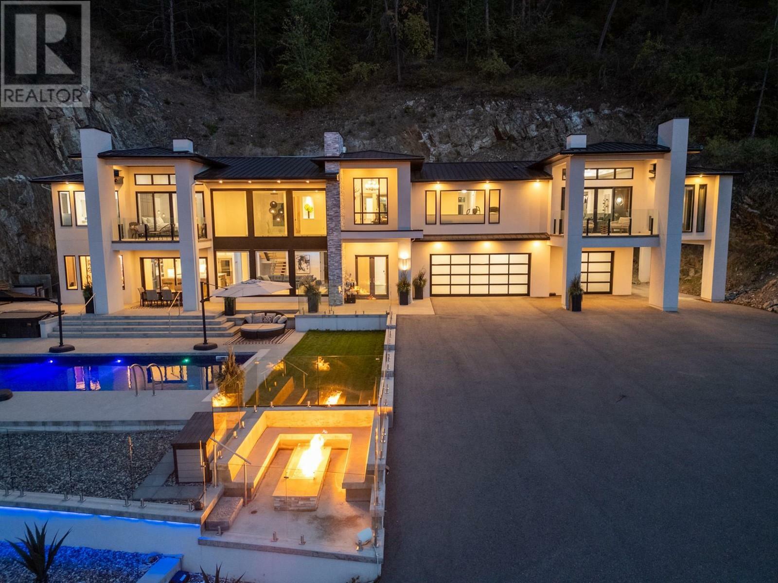 Property Photo:  112 + 116 Sunset Boulevard  BC V1H 1T7 