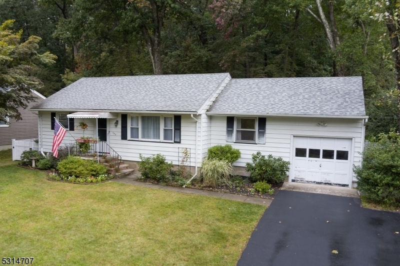 Property Photo:  133 Vreeland Ave  NJ 07403 