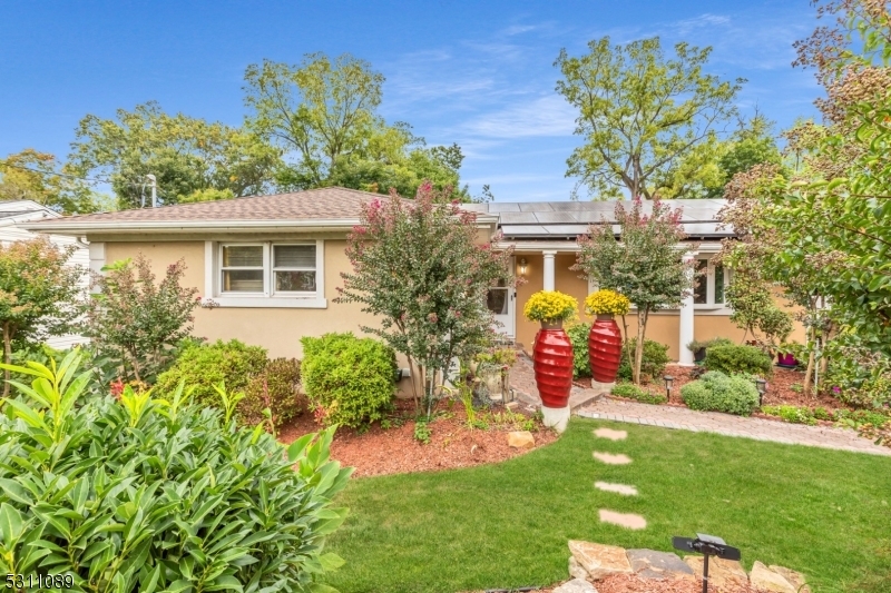 Property Photo:  28 Deerfield Dr  NJ 07932 