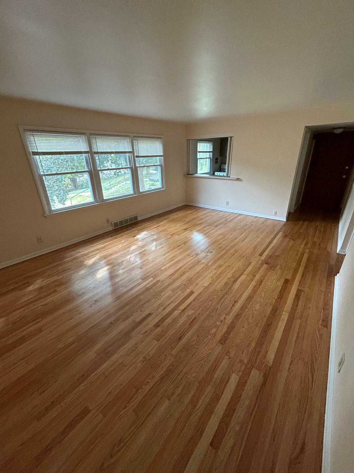 Property Photo:  1319 E Randolph Ct B  WI 53212 