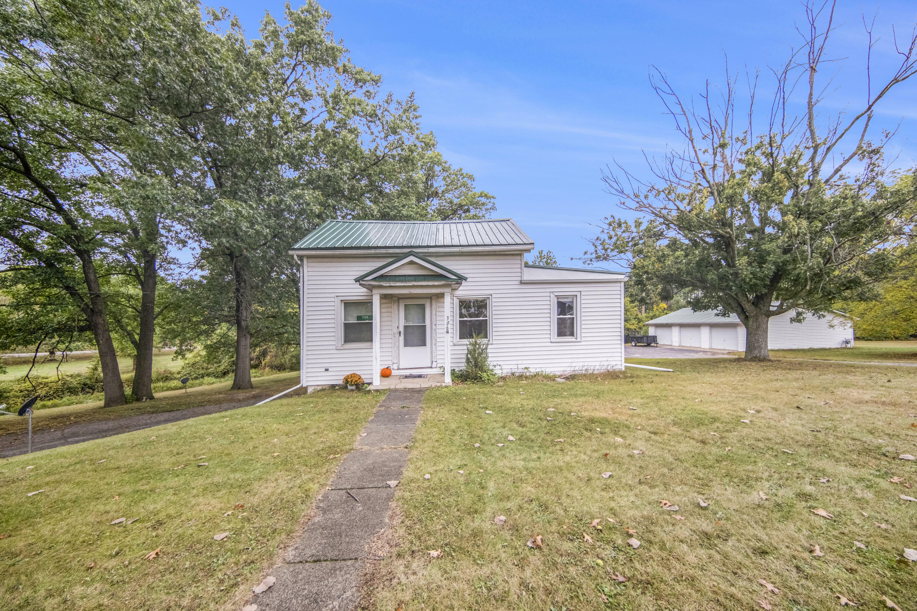 Property Photo:  306 Griswold Street  MI 49242 