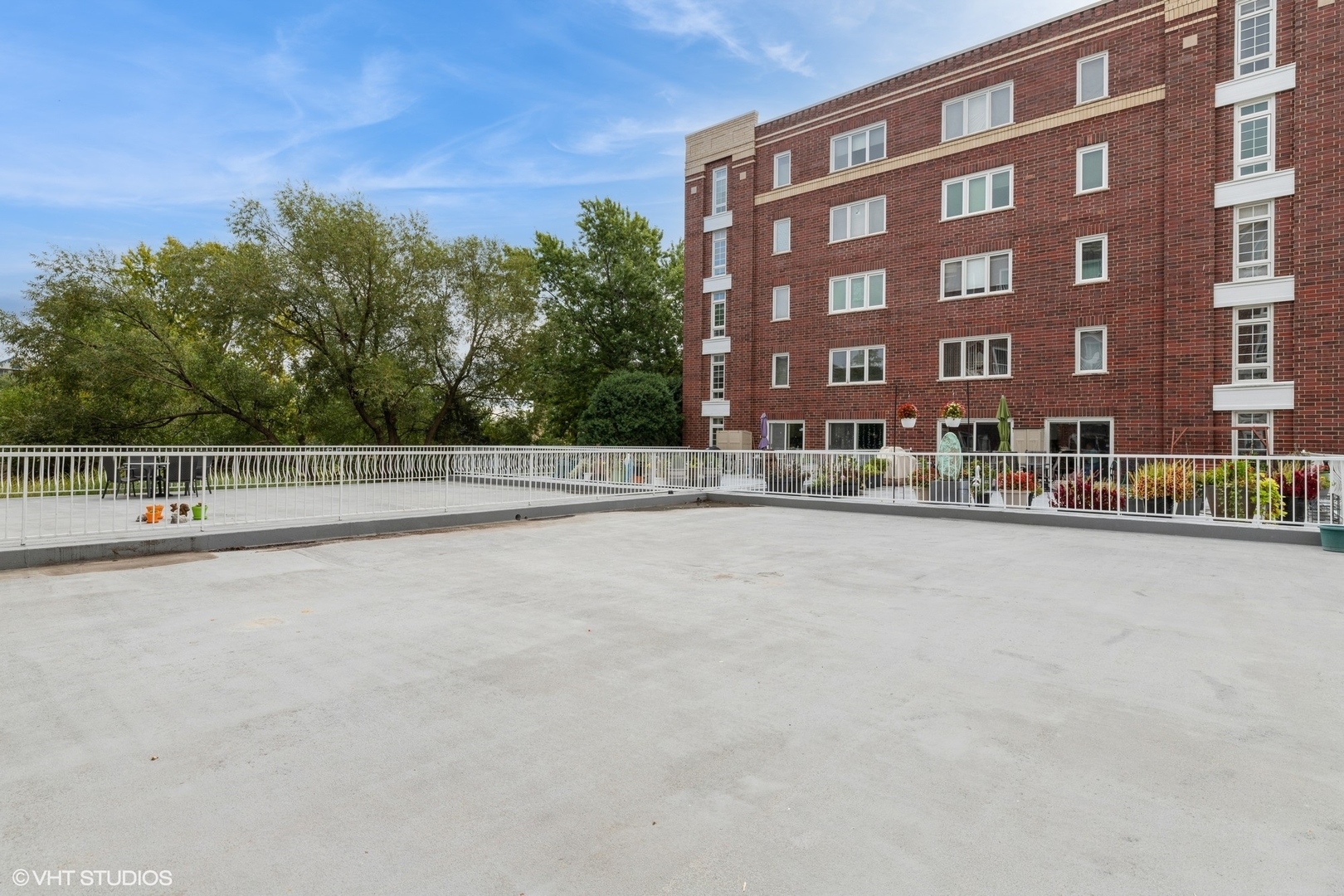 Property Photo:  7041 W Touhy Avenue 209  IL 60714 