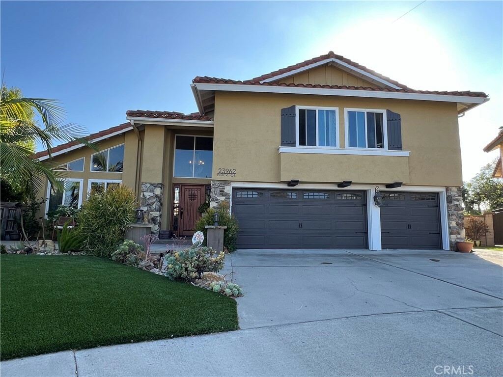 Property Photo:  23962 Eider Court  CA 92677 