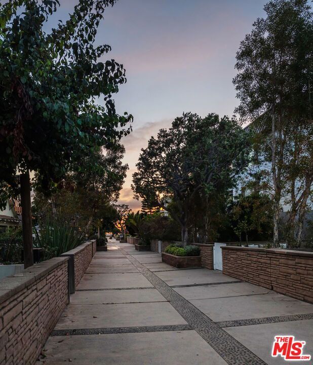 Property Photo: 90 18th Street CA 90254