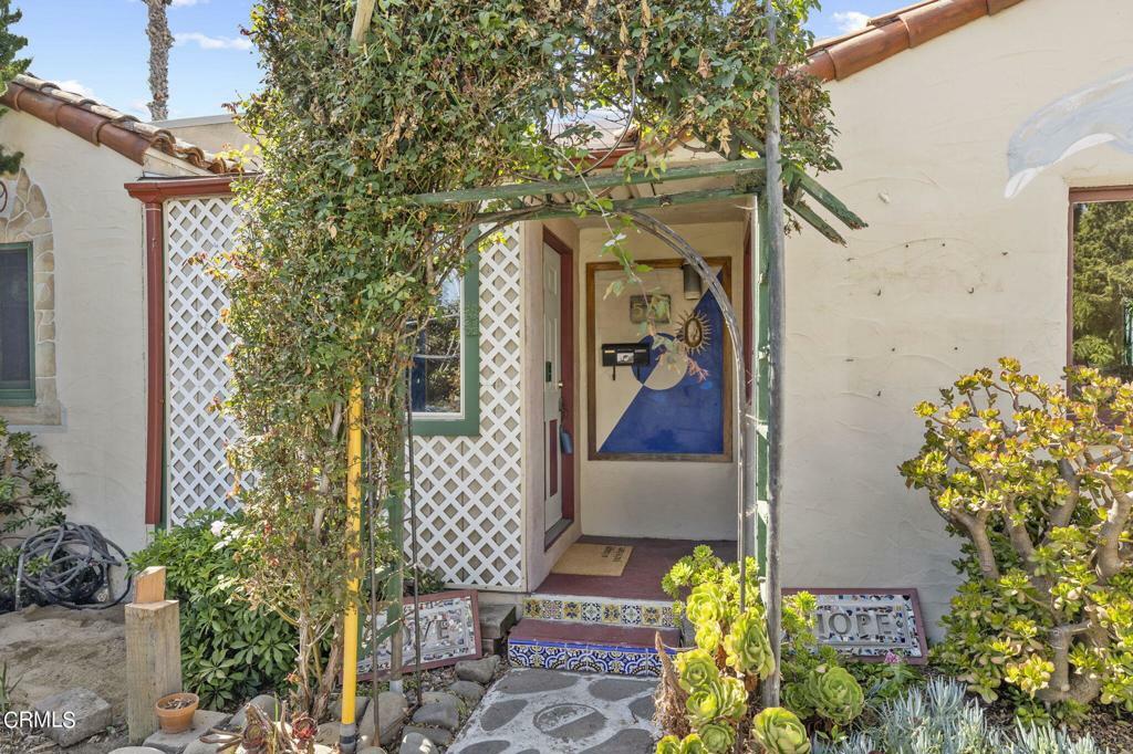 Property Photo:  539 Howard Street  CA 93003 