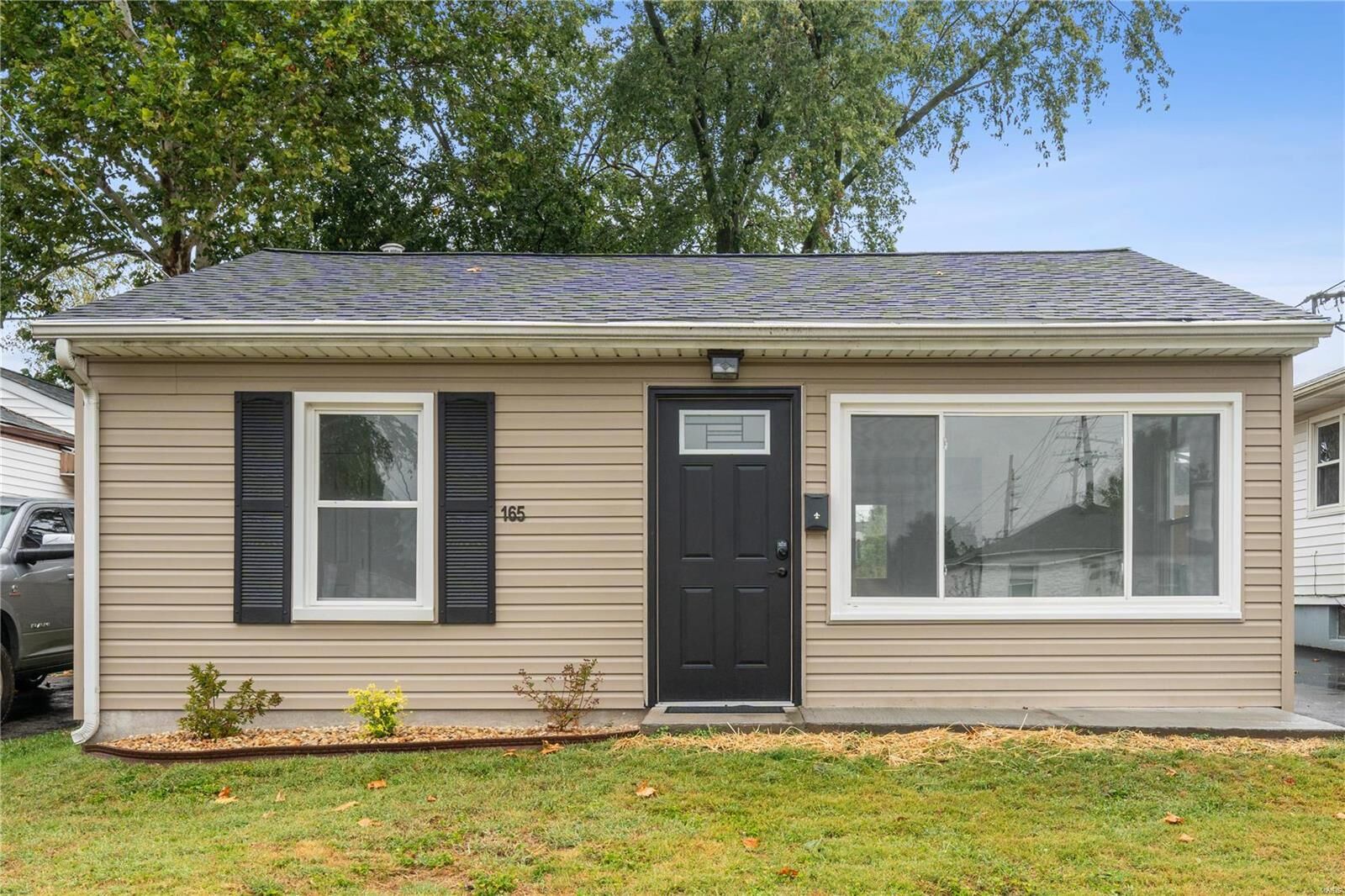 Property Photo:  165 Deane Court  MO 63127 