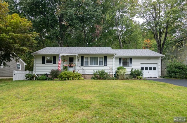 Property Photo:  133 Vreeland Avenue  NJ 07403 