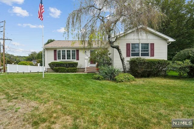 Property Photo:  905 Ramapo Avenue  NJ 07442 