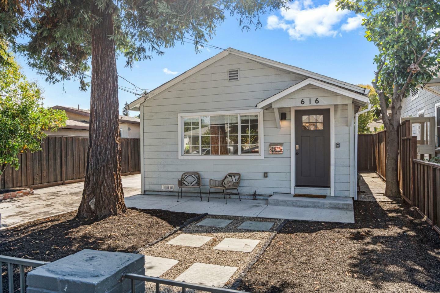 Property Photo:  616 Douglas Avenue  CA 94063 