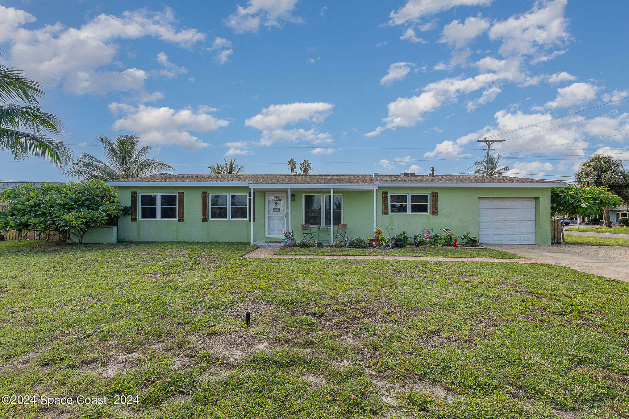 Property Photo:  117 Coral Reef Drive  FL 32937 